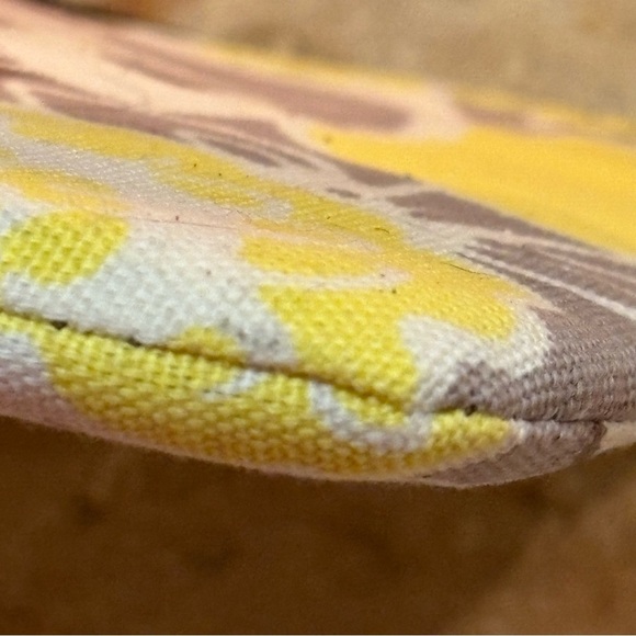 COPY - Thirty-One Floral Wristlet Clutch - Picture 13 of 14